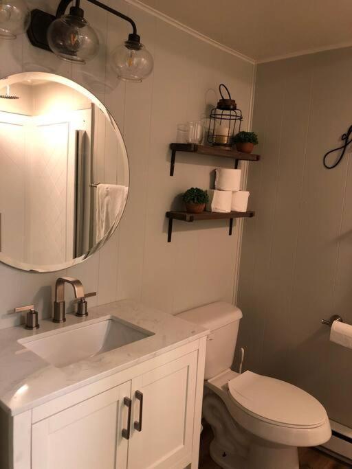 Cozy Cottage W Hot Tub, 5 Min Walk To Main St ไฮแลนด์ส ภายนอก รูปภาพ