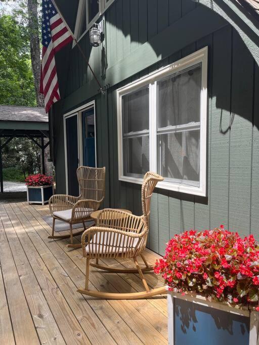 Cozy Cottage W Hot Tub, 5 Min Walk To Main St ไฮแลนด์ส ภายนอก รูปภาพ